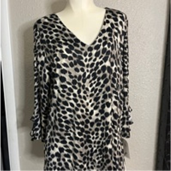 NWT women’s large dressy blouse leapord print vneck slit hem by Clara sun woo - Picture 1 of 7
